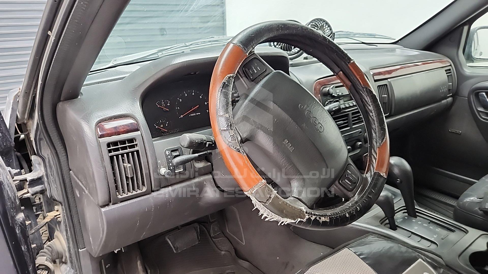 2000 JEEP GRAND CHEROKEE VIN: 1J4GWB8N5YY131019