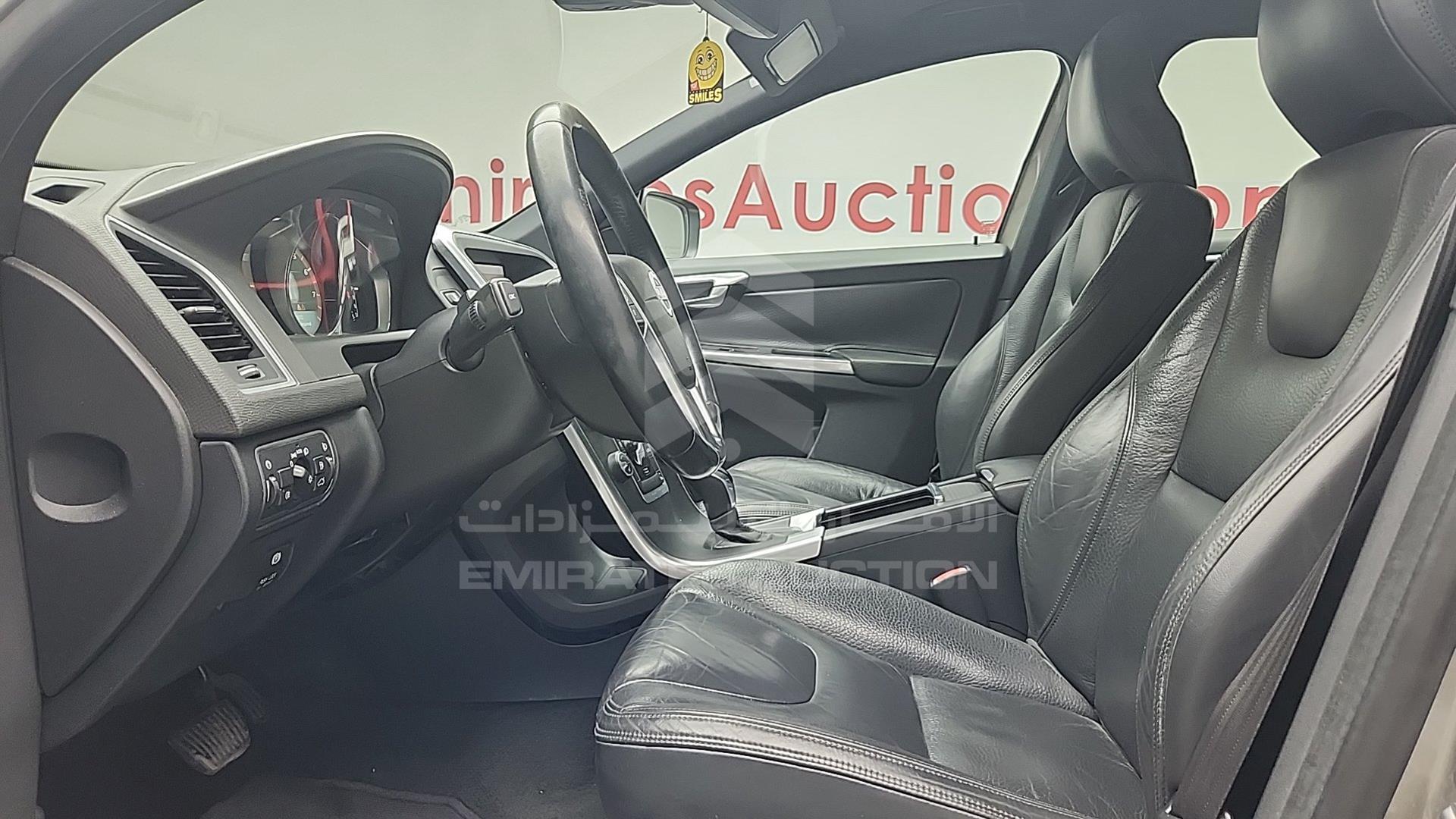 2014 VOLVO XC 60 VIN: YV147HDZ1E2559227