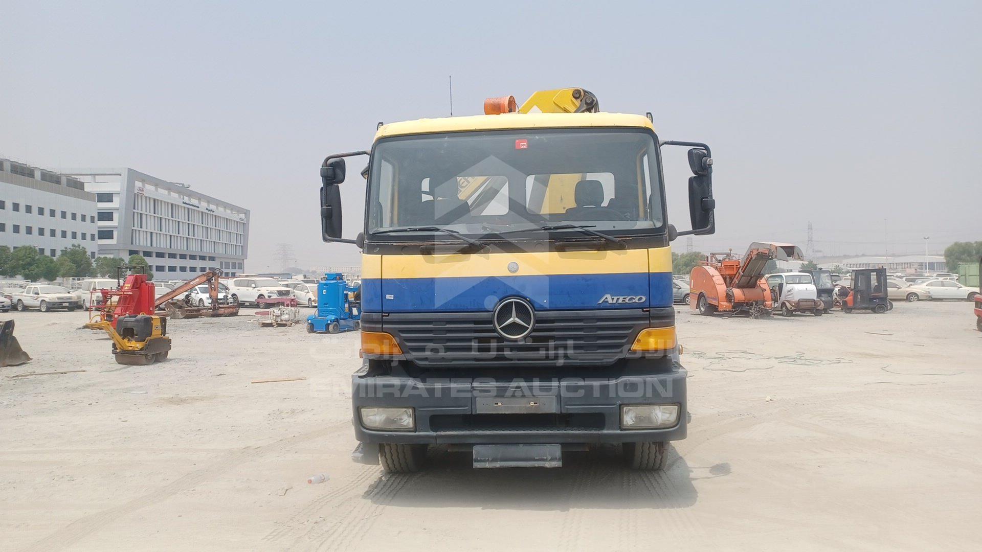 2000 MERCEDES --- VIN: WDB9505351K458684