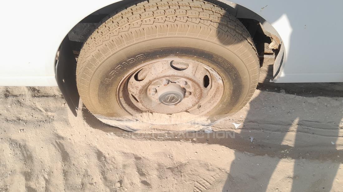 2007 Nissan Urvan — Rear Right Tyre — Photo 28