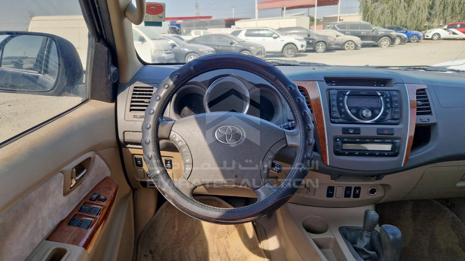 2011 TOYOTA FORTUNER VIN: MHFYU59G2B7015165