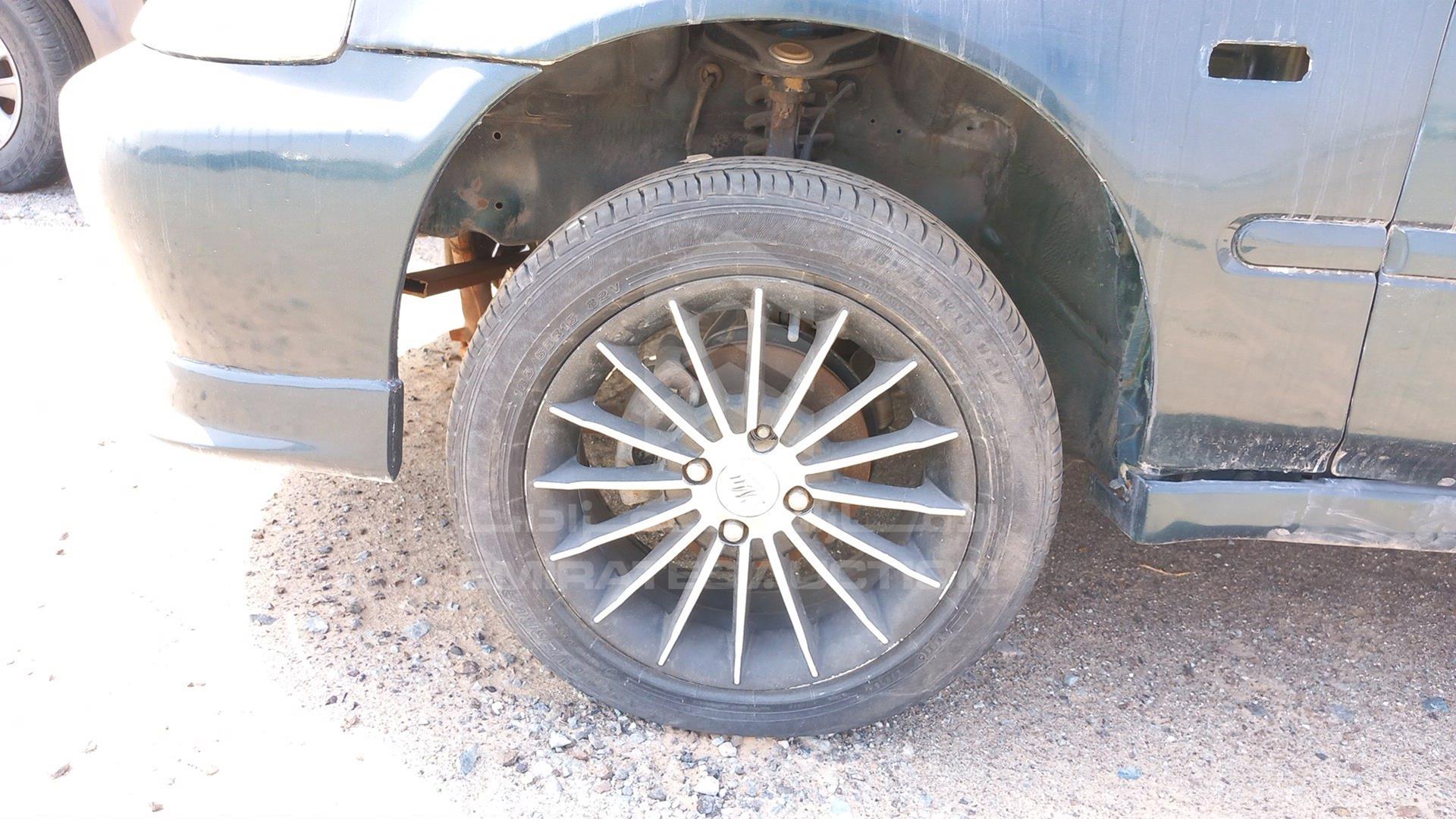 1999 HONDA CIVIC VIN: JHMEK3640XS407826