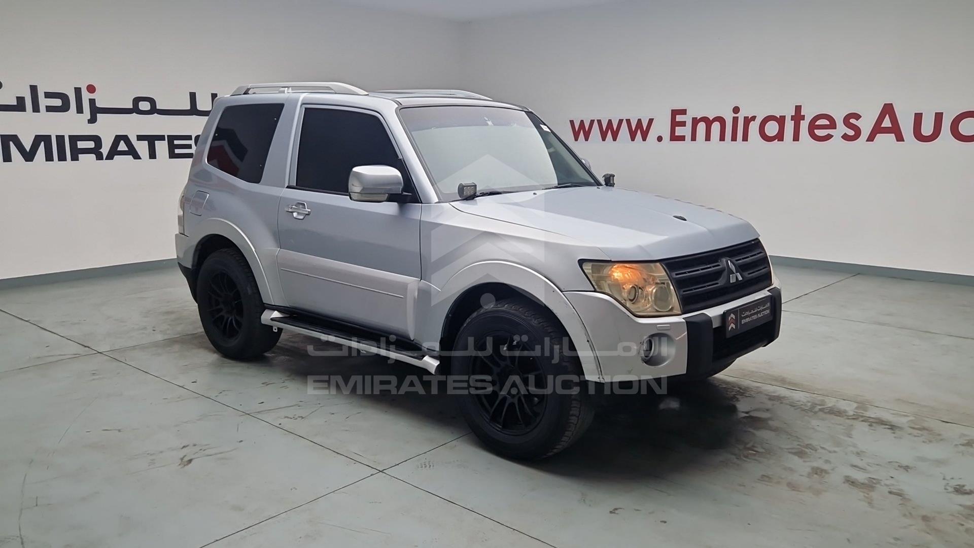 2009 MITSUBISHI PAJERO VIN: JMYMYV87W9J702367