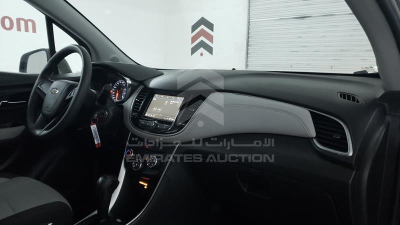 KL7CJKSB3LB353620 Auction: EmiratesAuction Lot: 409549 KL7CJKSB3LB353620 Chevrolet Trax 2020 BROWN Photo 27