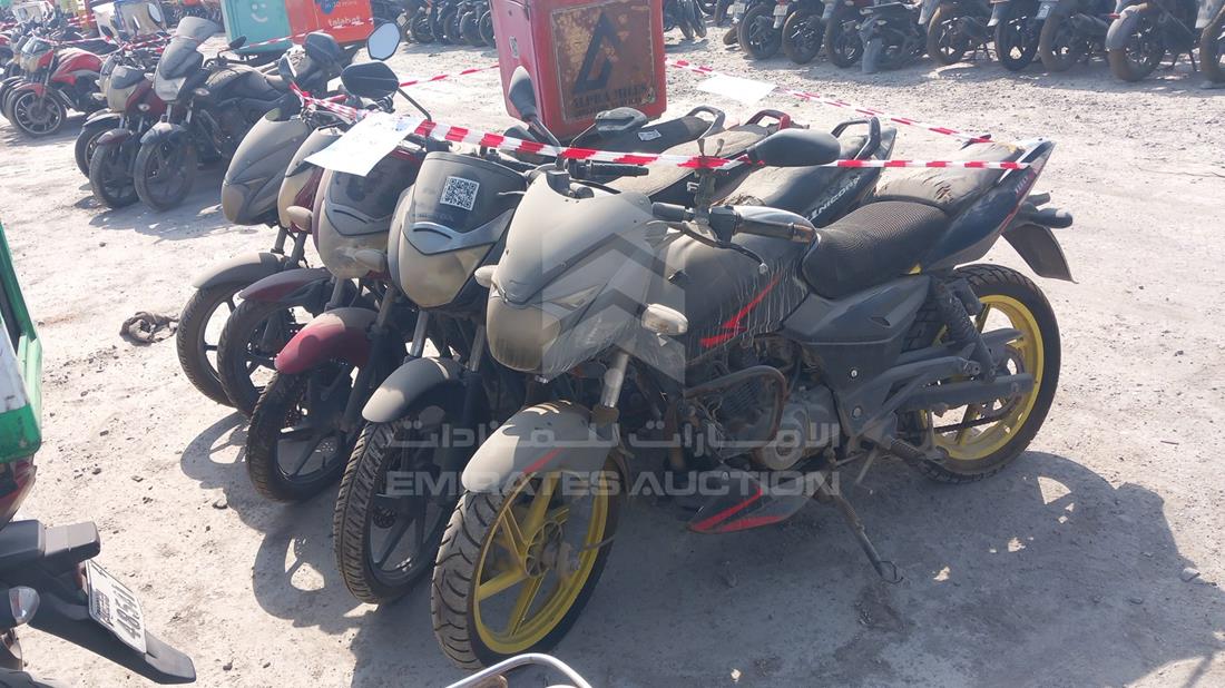 5 Motorbikes — Front Left Angle — Photo 7