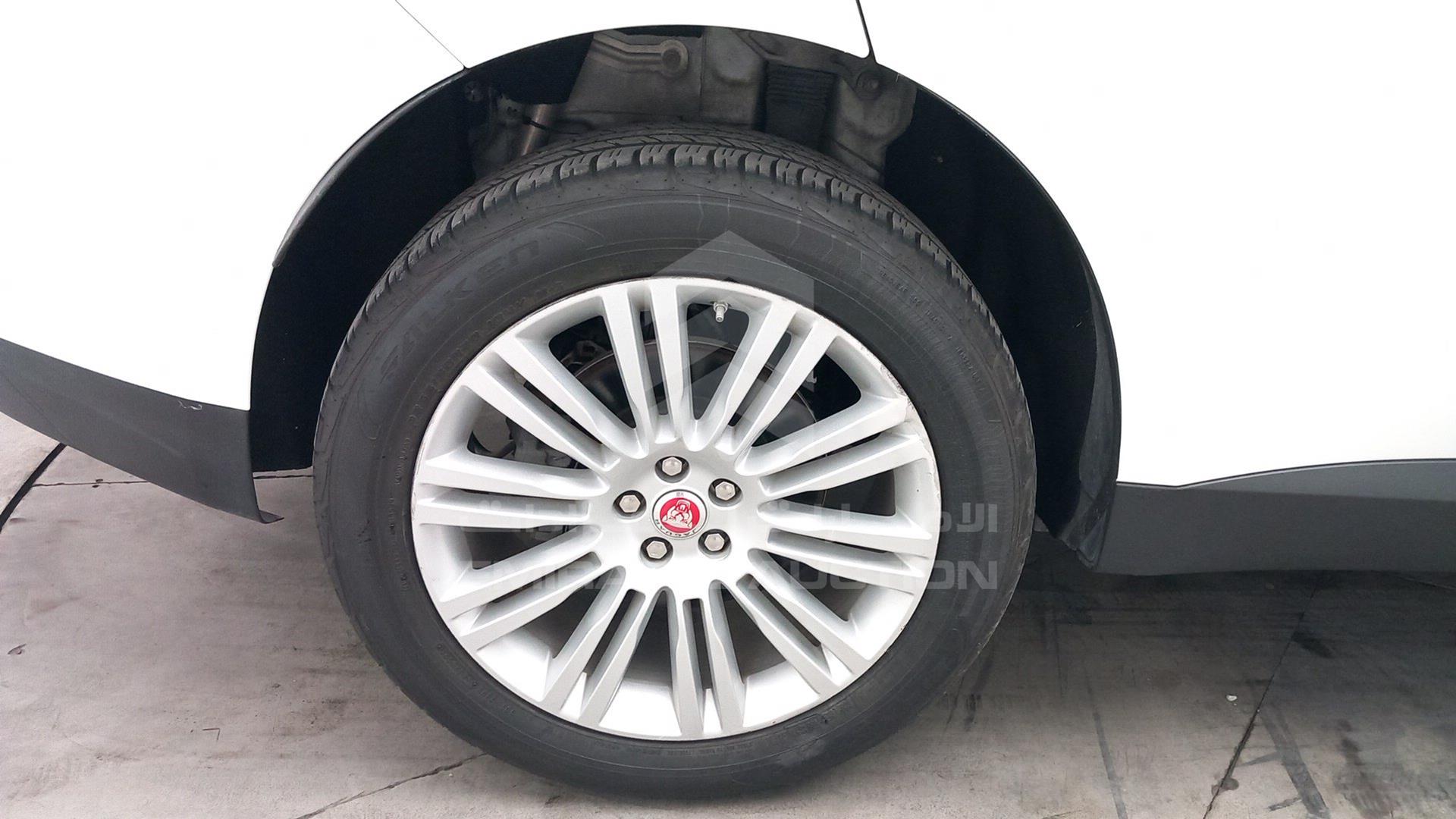 2018 JAGUAR F-PACE VIN: SADCJ2FX3JA280958