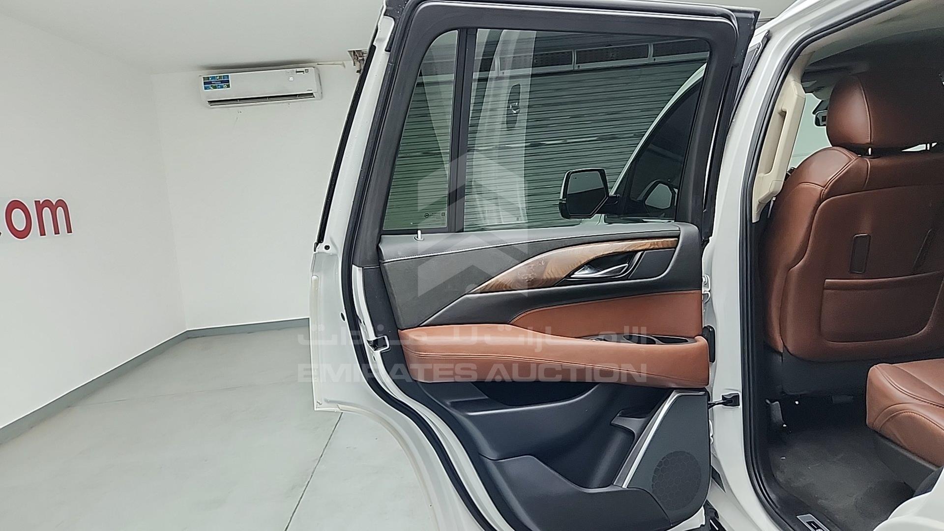 2020 CADILLAC ESCALADE VIN: 1GYS3BKJ7LR294489