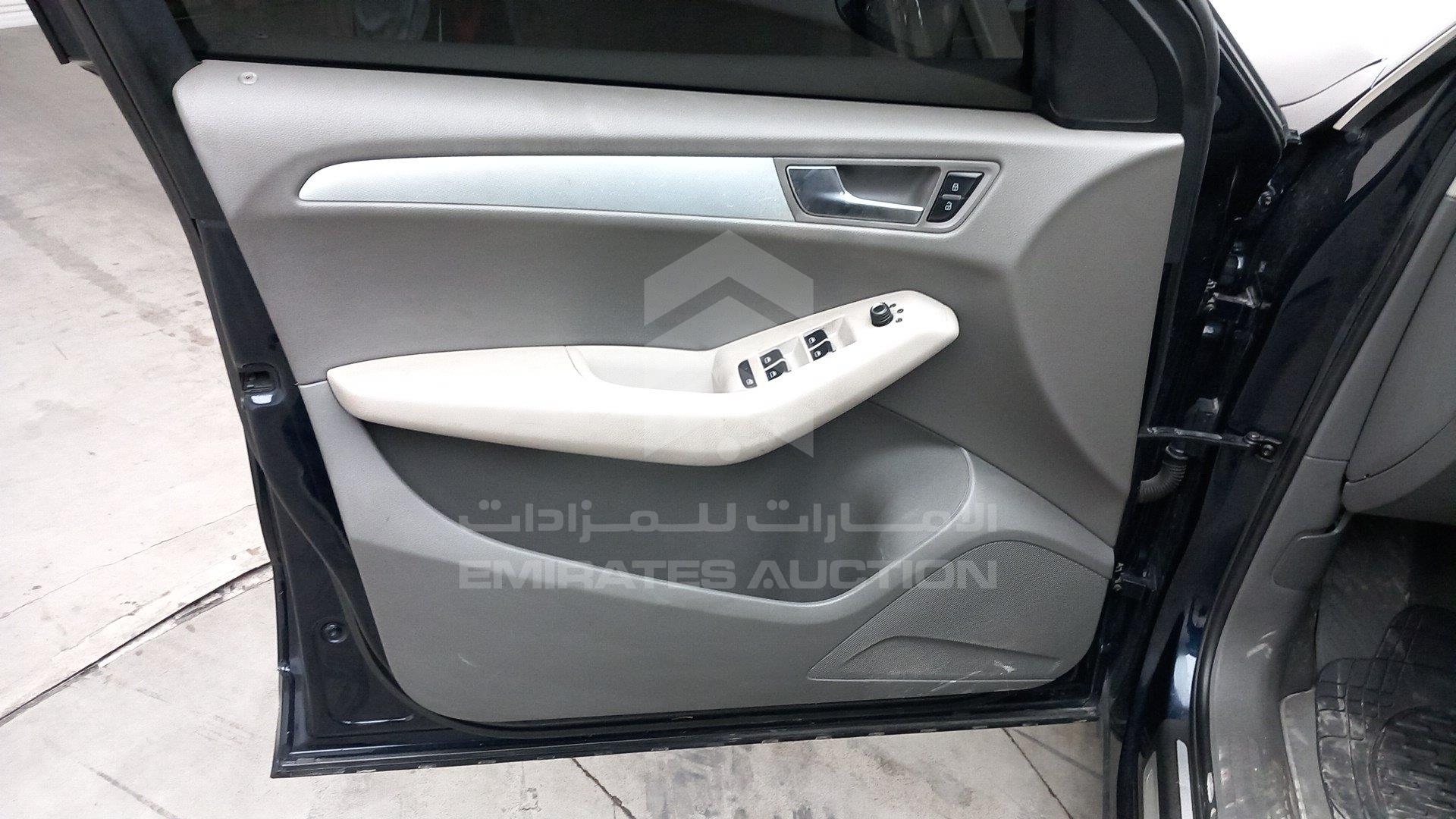 WAUCFC8R2HA042938 - 2011 Audi Q5 - #494286