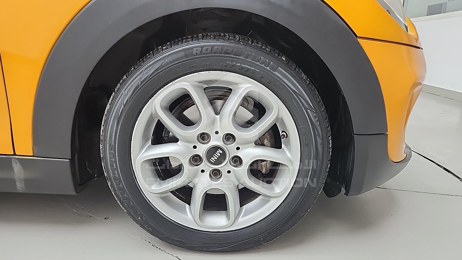 2016 MINI COOPER VIN: WMWXM5109G2A68567