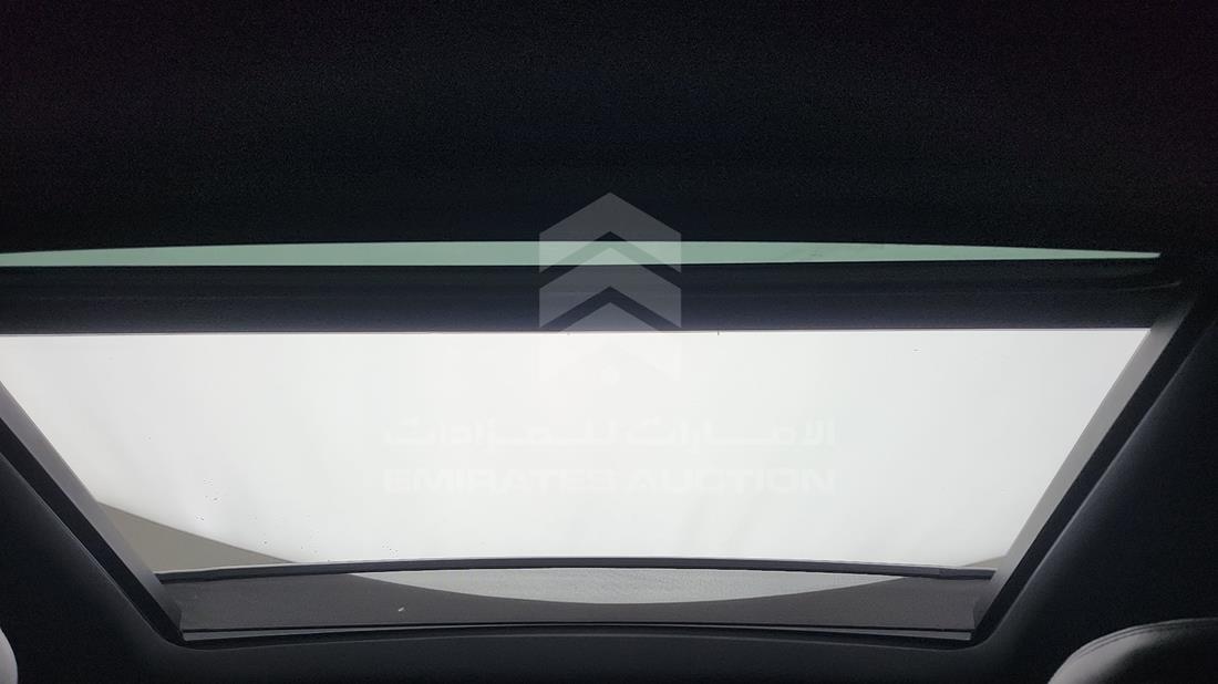 2020 Range Rover — Sun Roof View — Photo 22