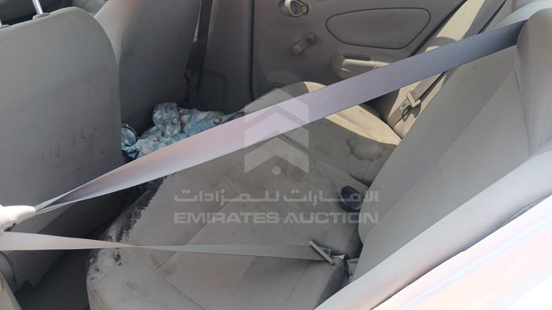 نيسان صني 2018 — زاوية الراكب الخلفي اليسرى — صورة 19