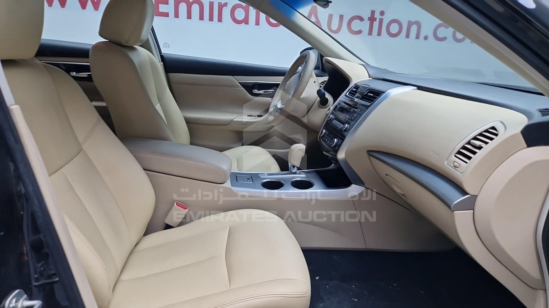 2017 NISSAN TEANA VIN: LGBF5AE05HR312437