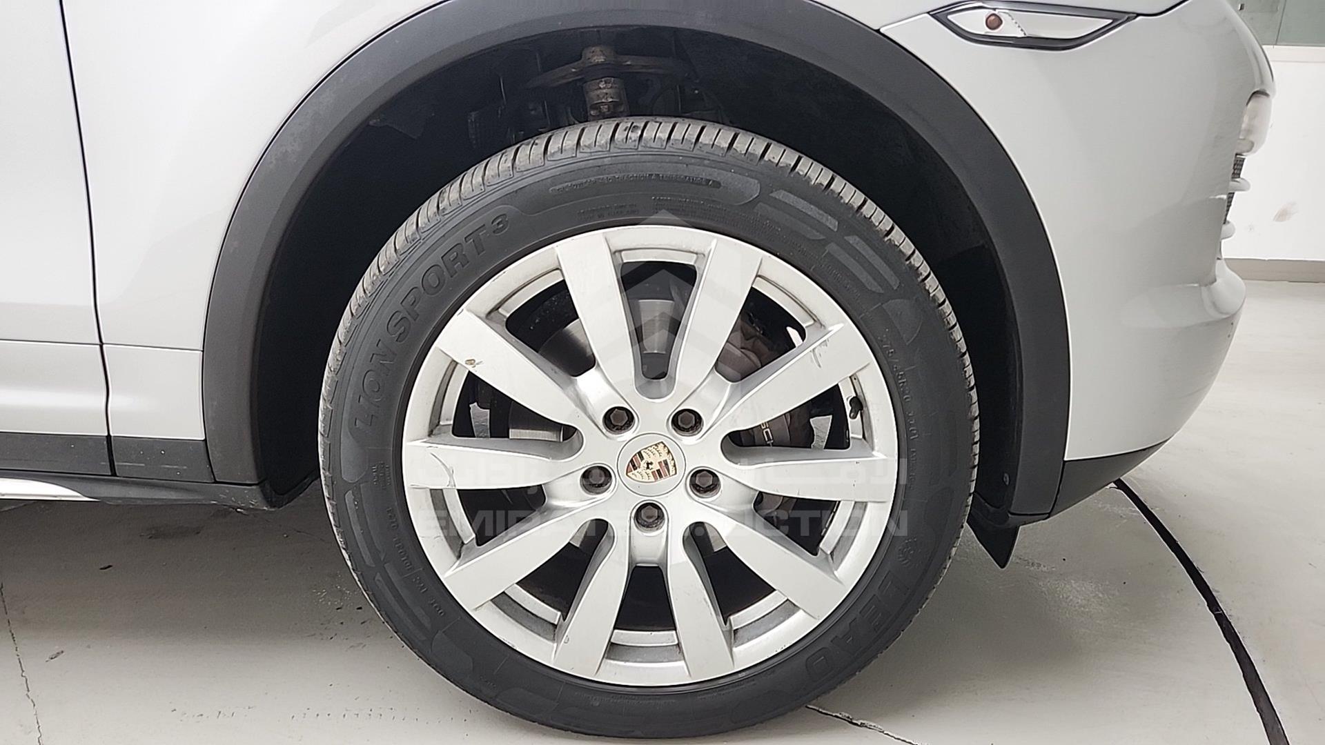 2013 PORSCHE CAYENNE VIN: WP1ZZZ92ZDLA01710