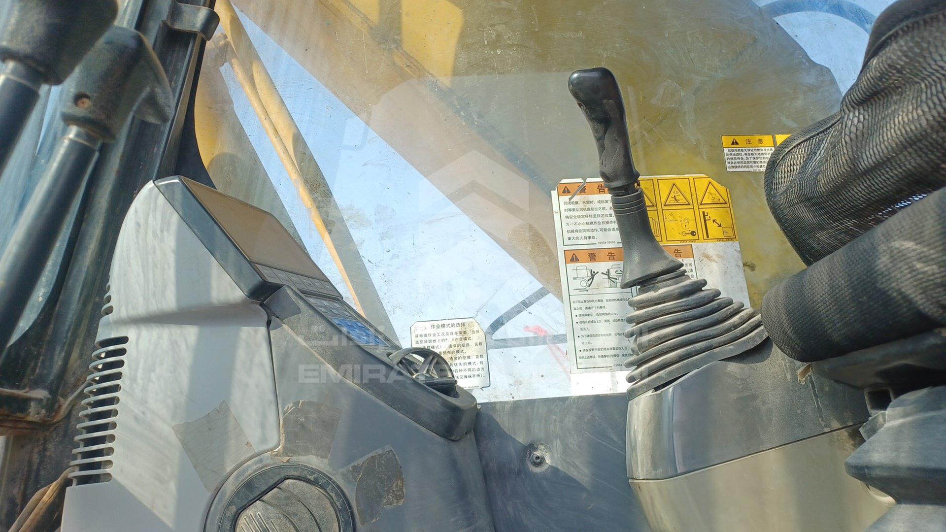 2010 KOMATSU --- VIN: KMTPC181E62BJ4470