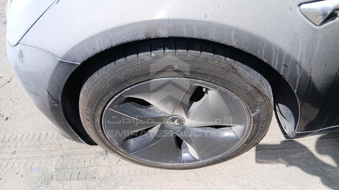 تيسلا موديل 3 2020 — الإطار الأمامي الأيسر — صورة 32