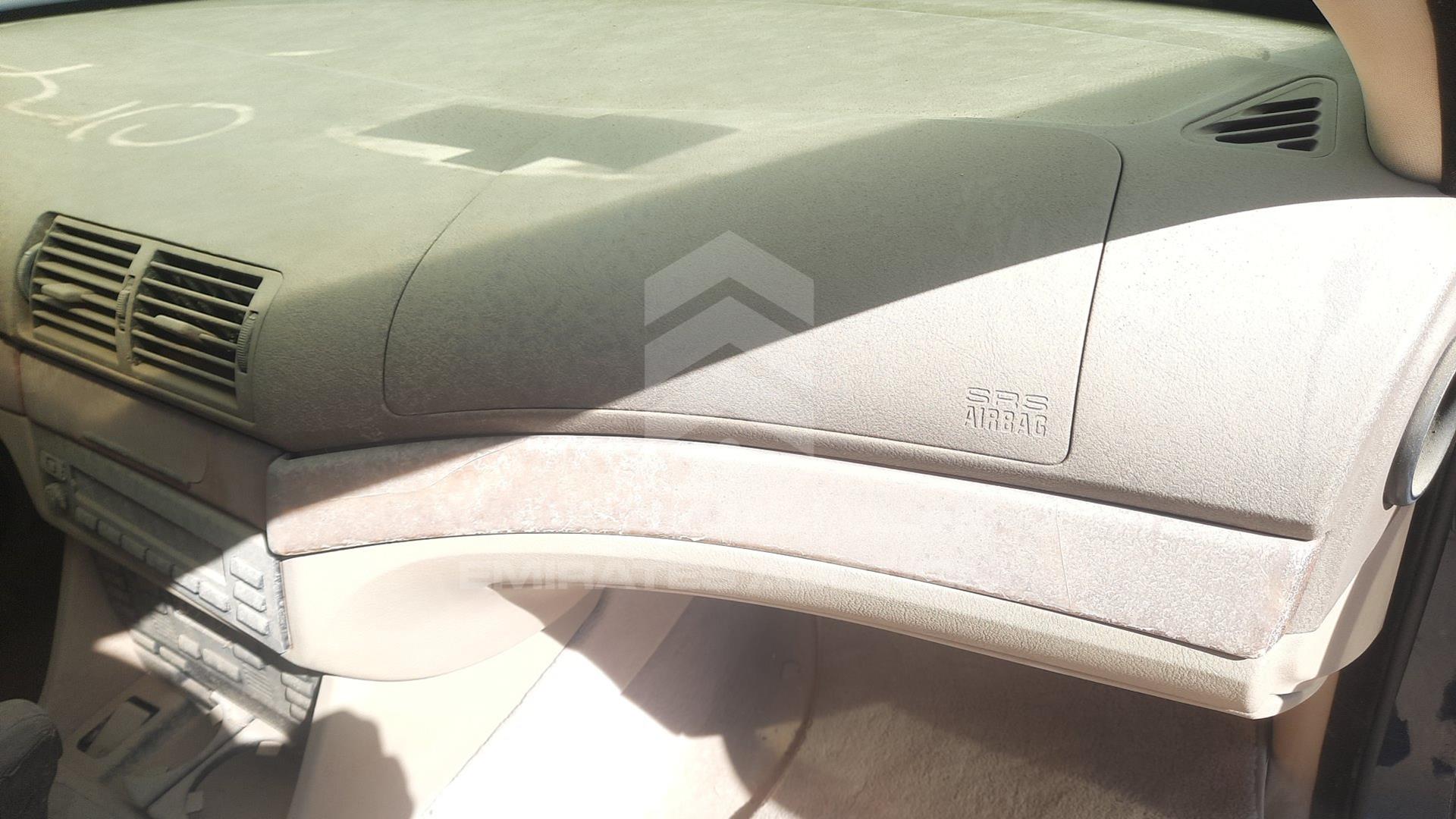 0 BMW --- VIN: WBADD6107WBR48882