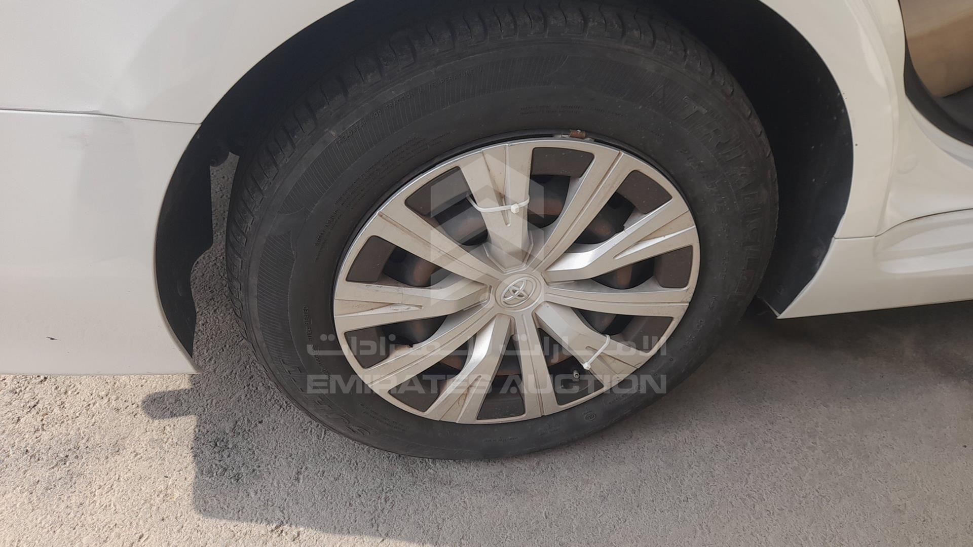 2018 TOYOTA CAMRY VIN: JTNBF9HK4J3014819