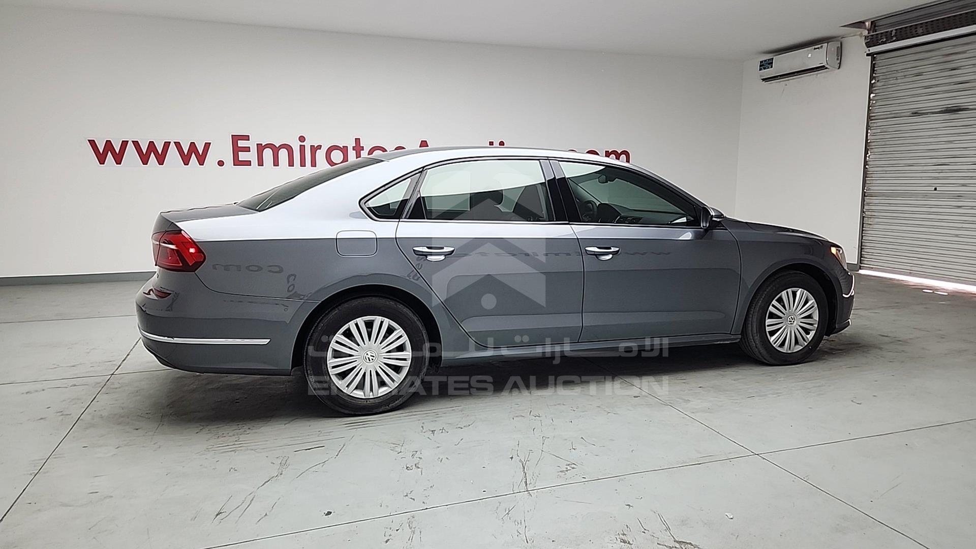2018 VOLKSWAGEN PASSAT VIN: WVWAR7A32JC040107