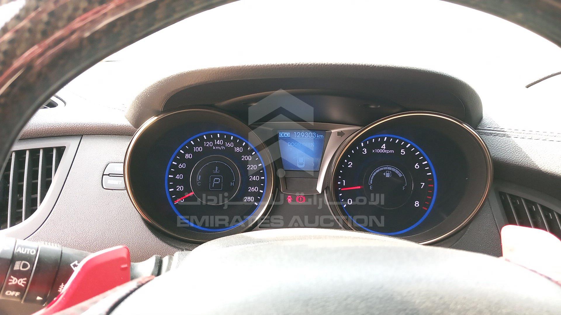 2015 HYUNDAI GENESIS VIN: KMHHU61H2FU116215