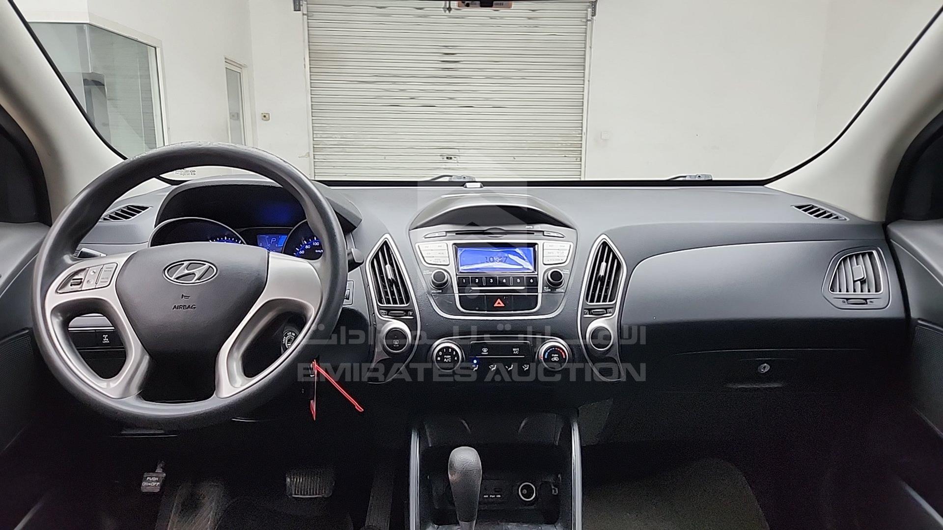 2011 HYUNDAI TUCSON VIN: KMHJT81B4BU132406