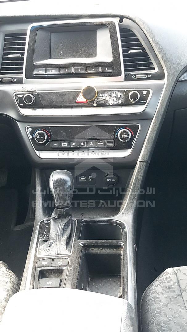 2018 HYUNDAI SONATA VIN: KMHE24137JA082090