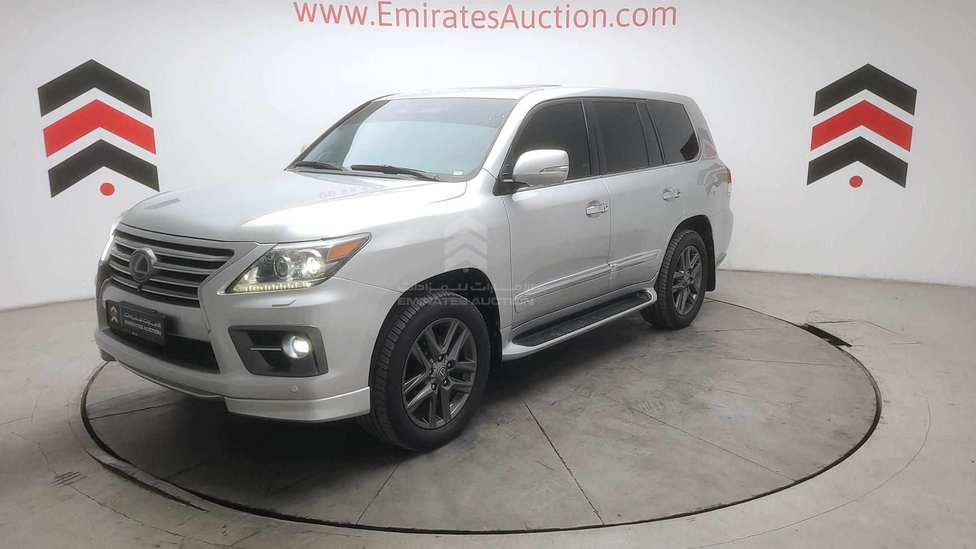 2014 LEXUS LX 570 VIN: JTJHY00W2E4138734