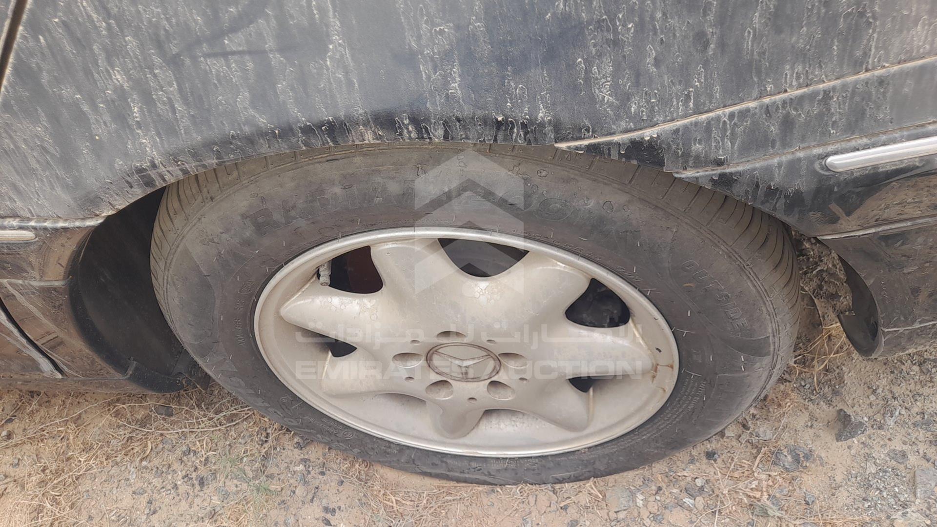 0 MERCEDES C200 VIN: WDB2030451F152756