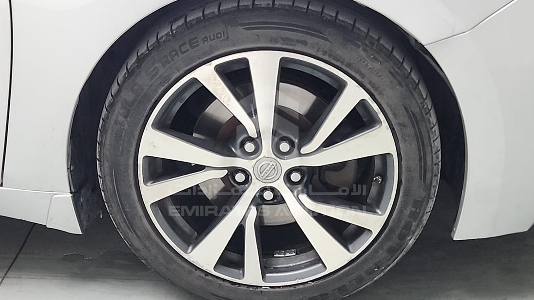 2016 Nissan Maxima — Front Right Tyre — Photo 30