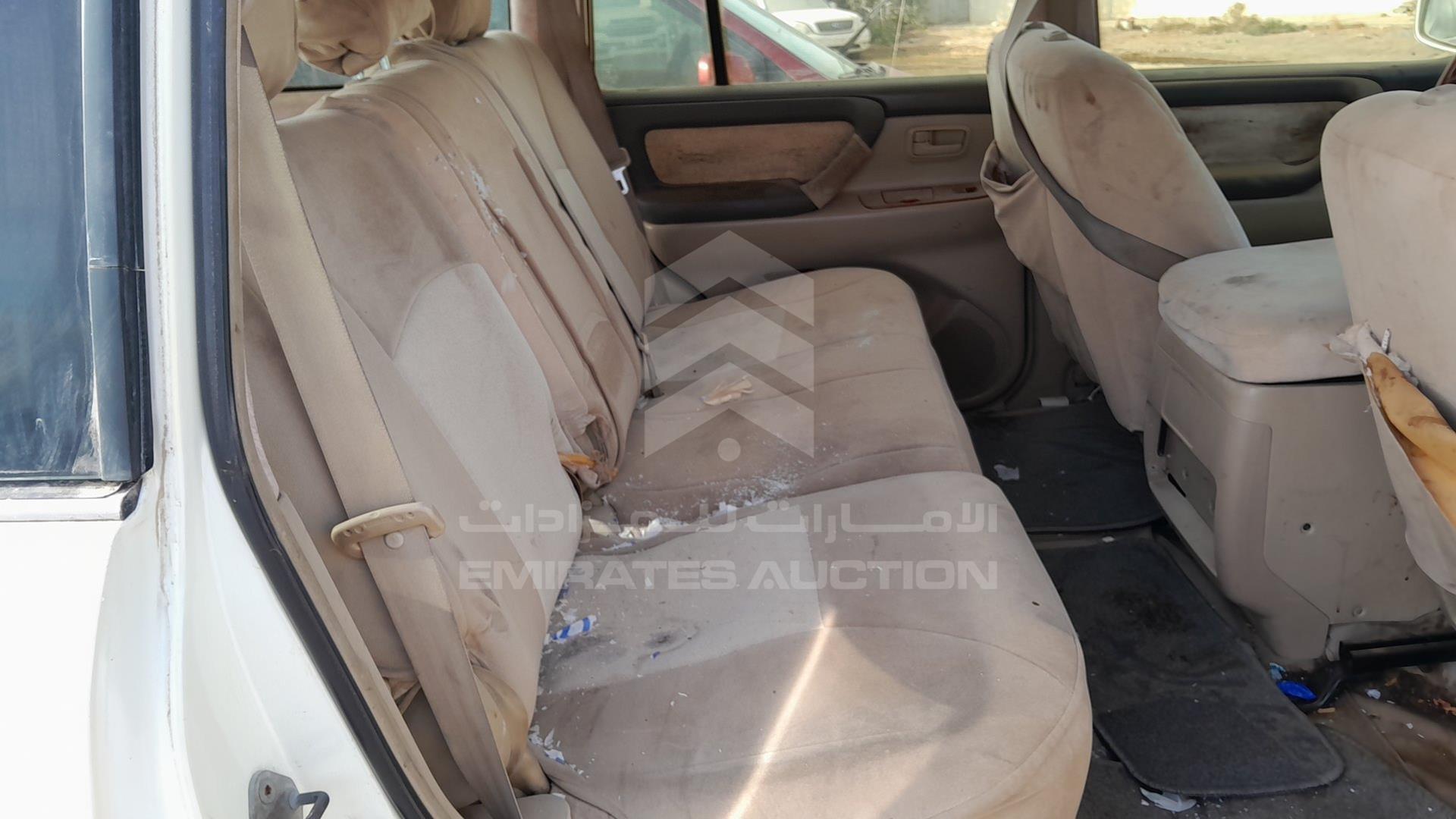 2006 TOYOTA LAND CRUISER VIN: JTEHJ09JX65132086
