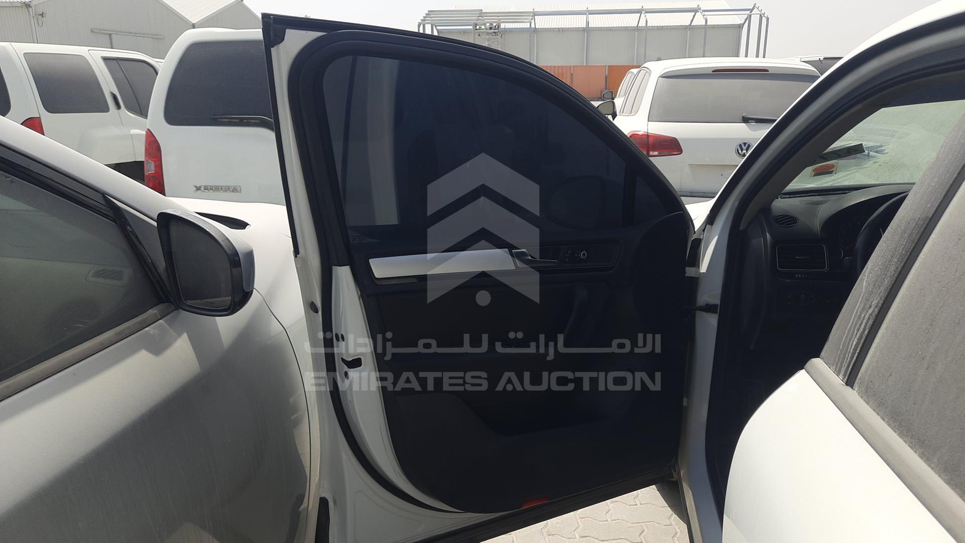 2013 VOLKSWAGEN TOUAREG VIN: WVGBC2BP0DD000306
