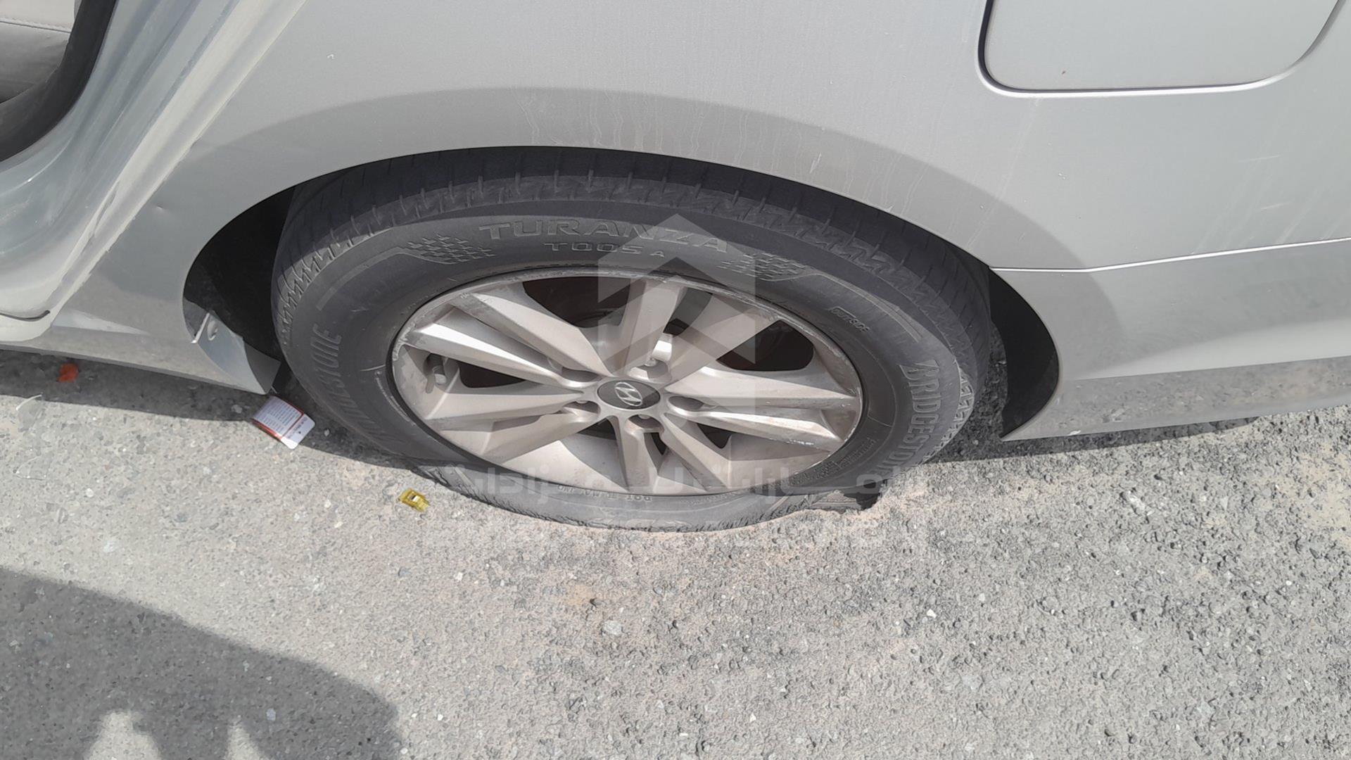 2015 HYUNDAI SONATA VIN: 5NPE24AF0FH154715