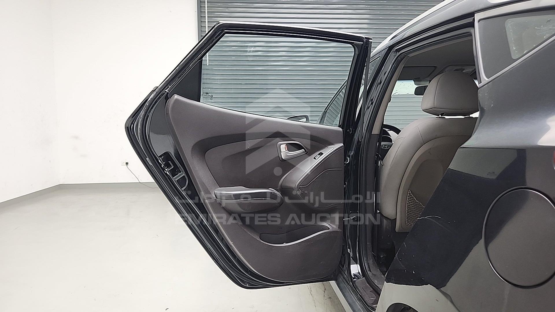 2011 HYUNDAI TUCSON VIN: KMHJT81B9BU103998
