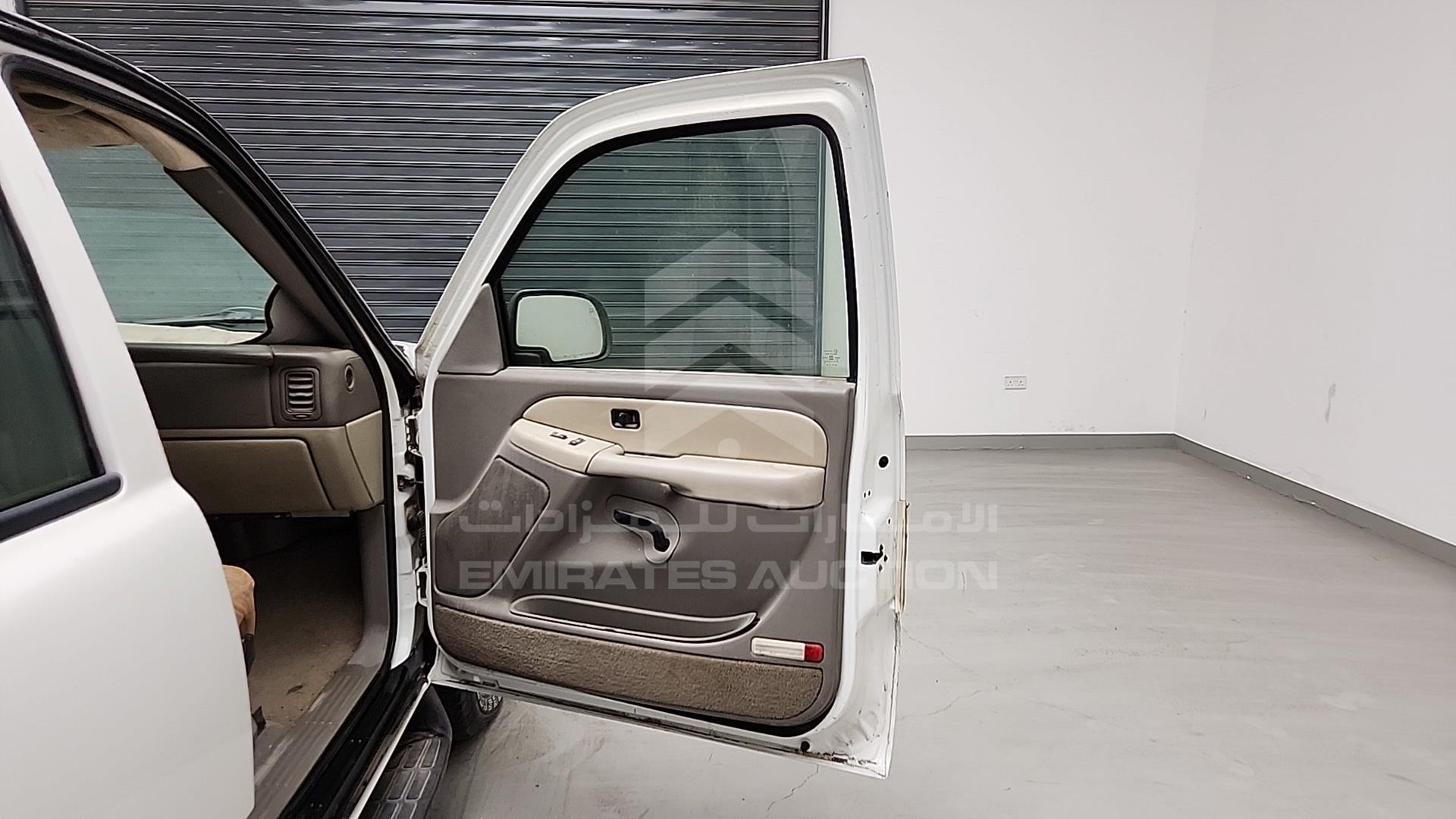 2002 CHEVROLET TAHOE VIN: 1GNEK13T22J122357
