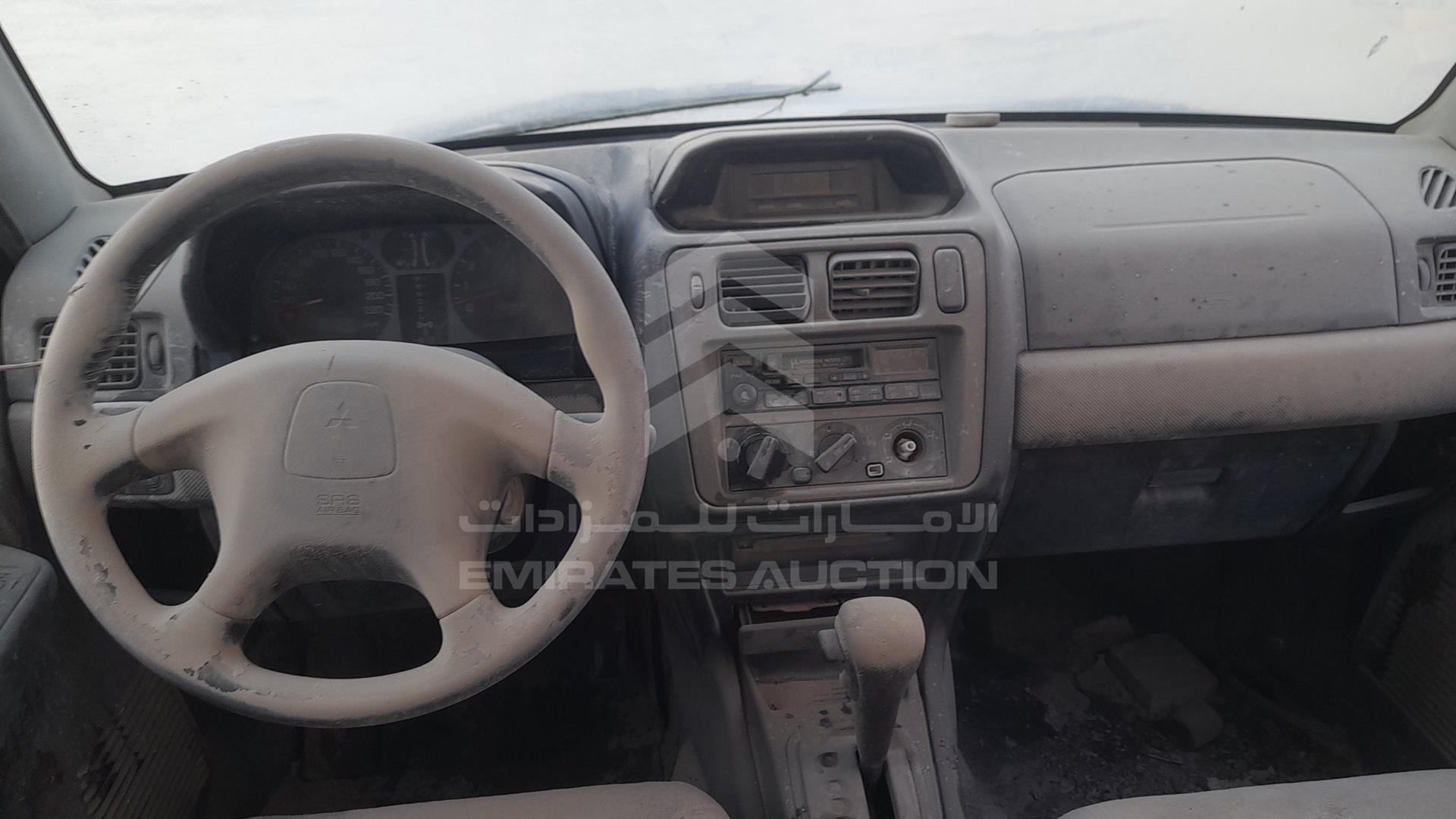2003 MITSUBISHI PAJERO VIN: JMYLRH77W3Z704284