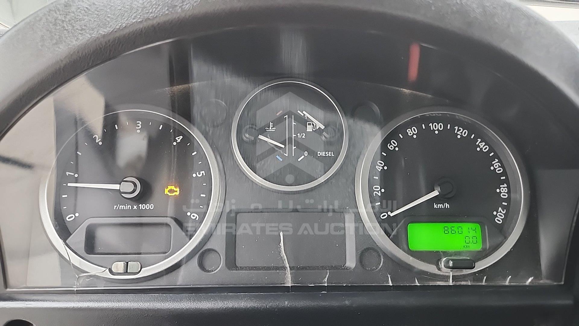 2011 LAND ROVER DEFENDER VIN: SALLDVBS8BA405450