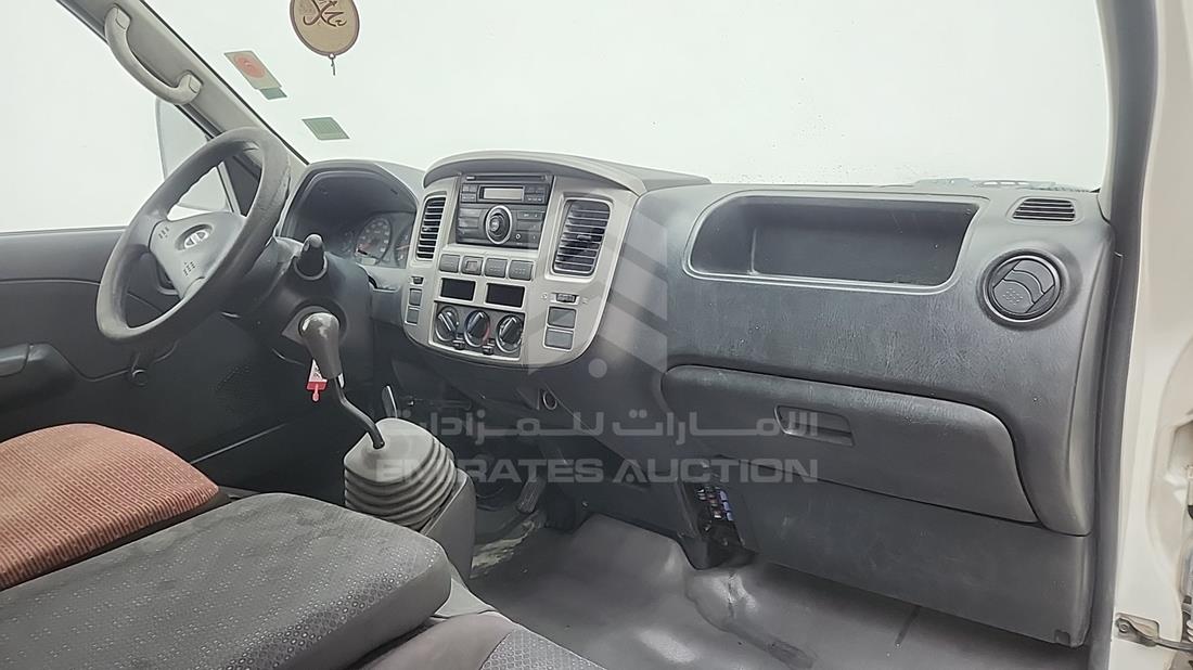 2012 Nissan Urvan — Front Right Passenger Dashboard View — Photo 18