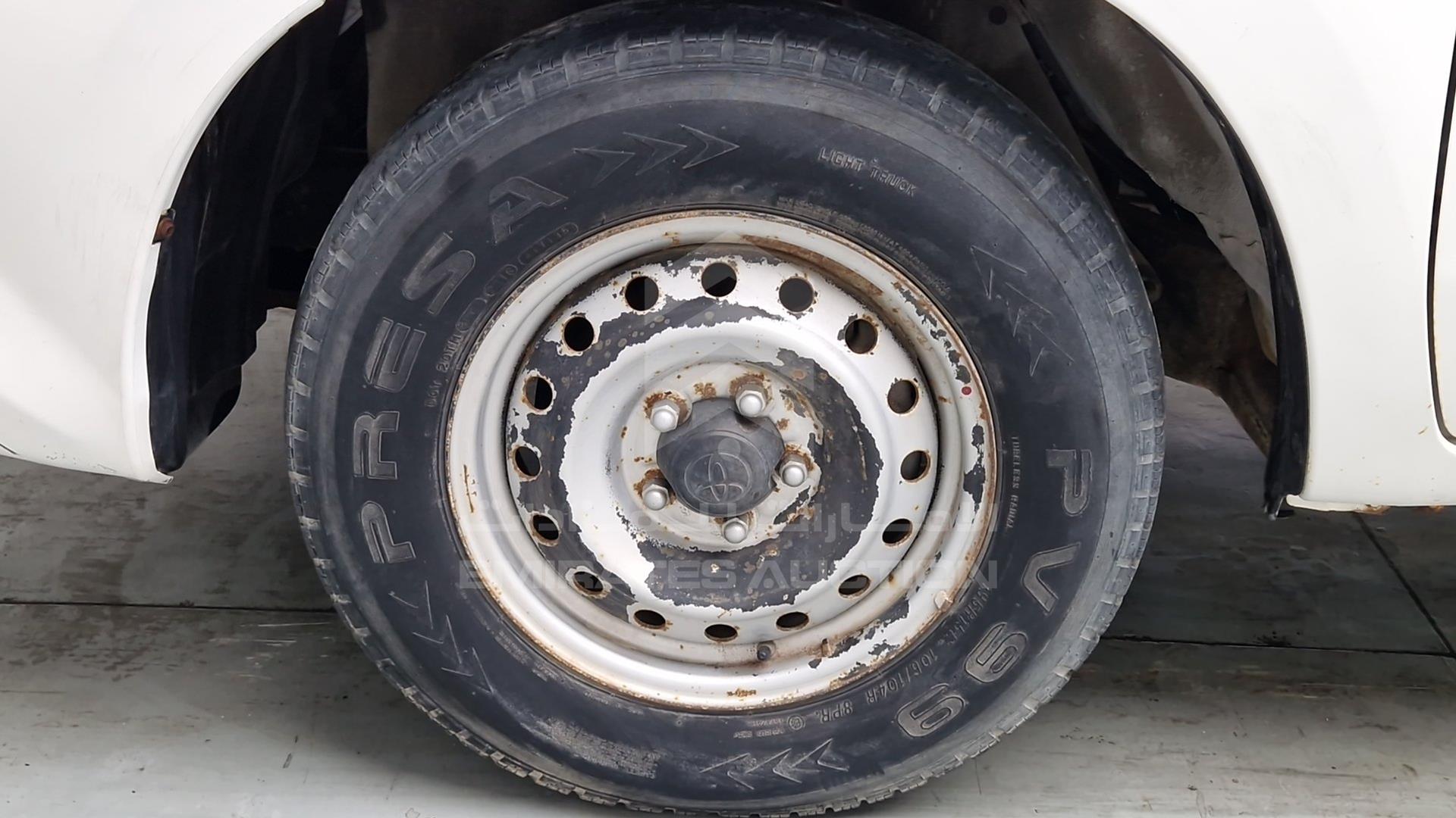 2015 TOYOTA HILUX VIN: MR0EX12G7F2352671