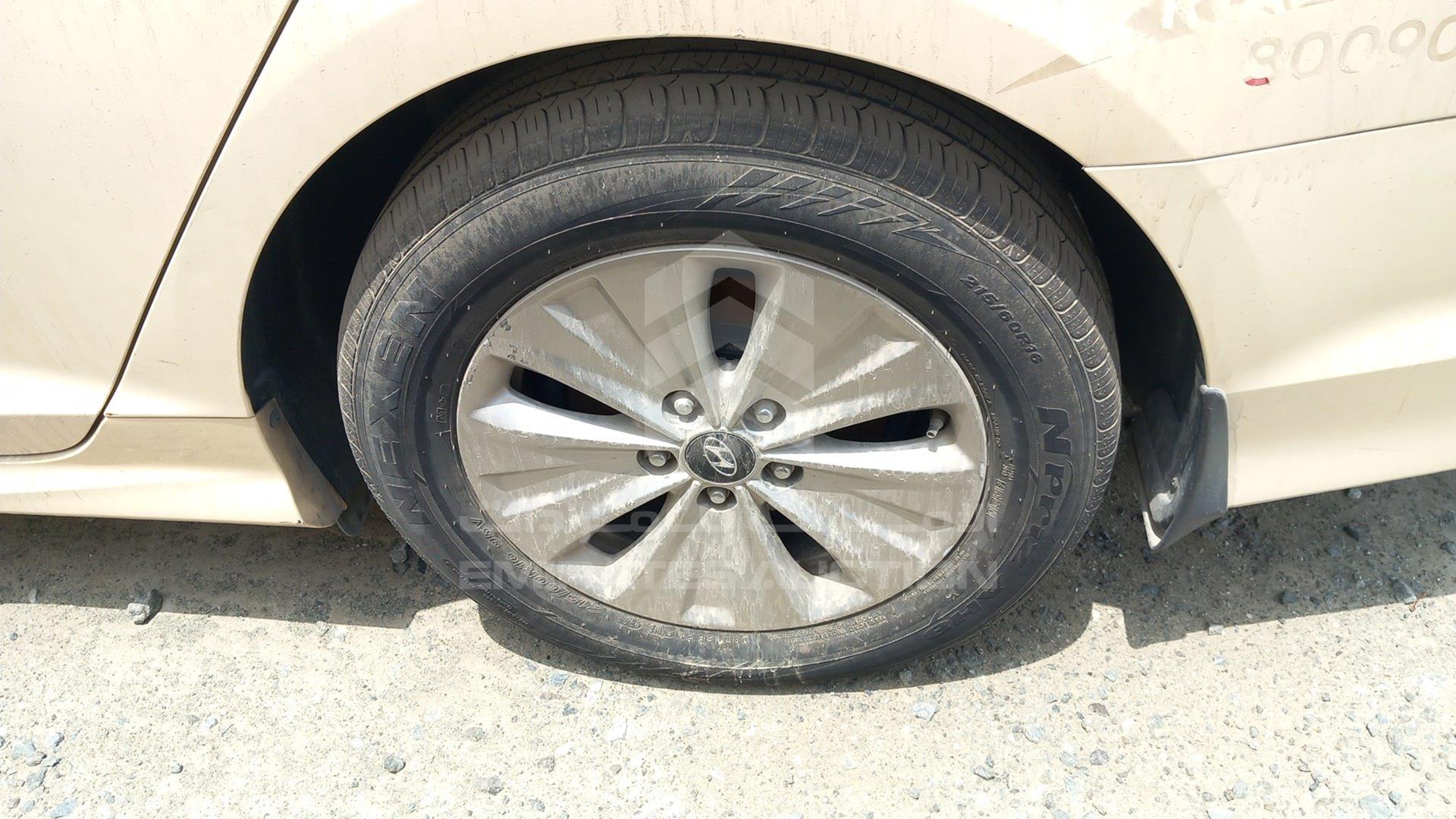 2019 HYUNDAI SONATA VIN: KMHE24131KA093040