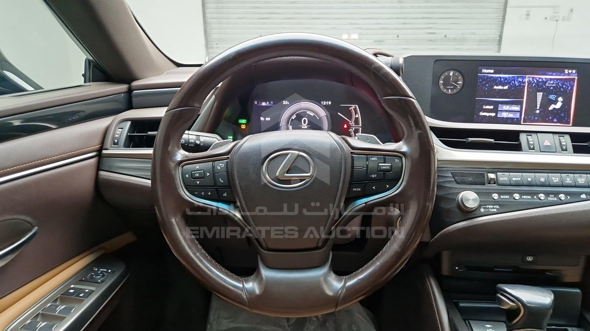 2021 LEXUS ES 300H VIN: JTHB21B15M2140116