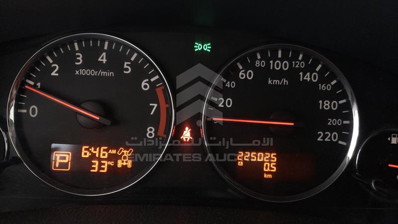 VSKLR11A3EA543133 Auction: EmiratesAuction Lot: 405690 VSKLR11A3EA543133 Nissan Pathfinder 2014 WHITE Photo 2