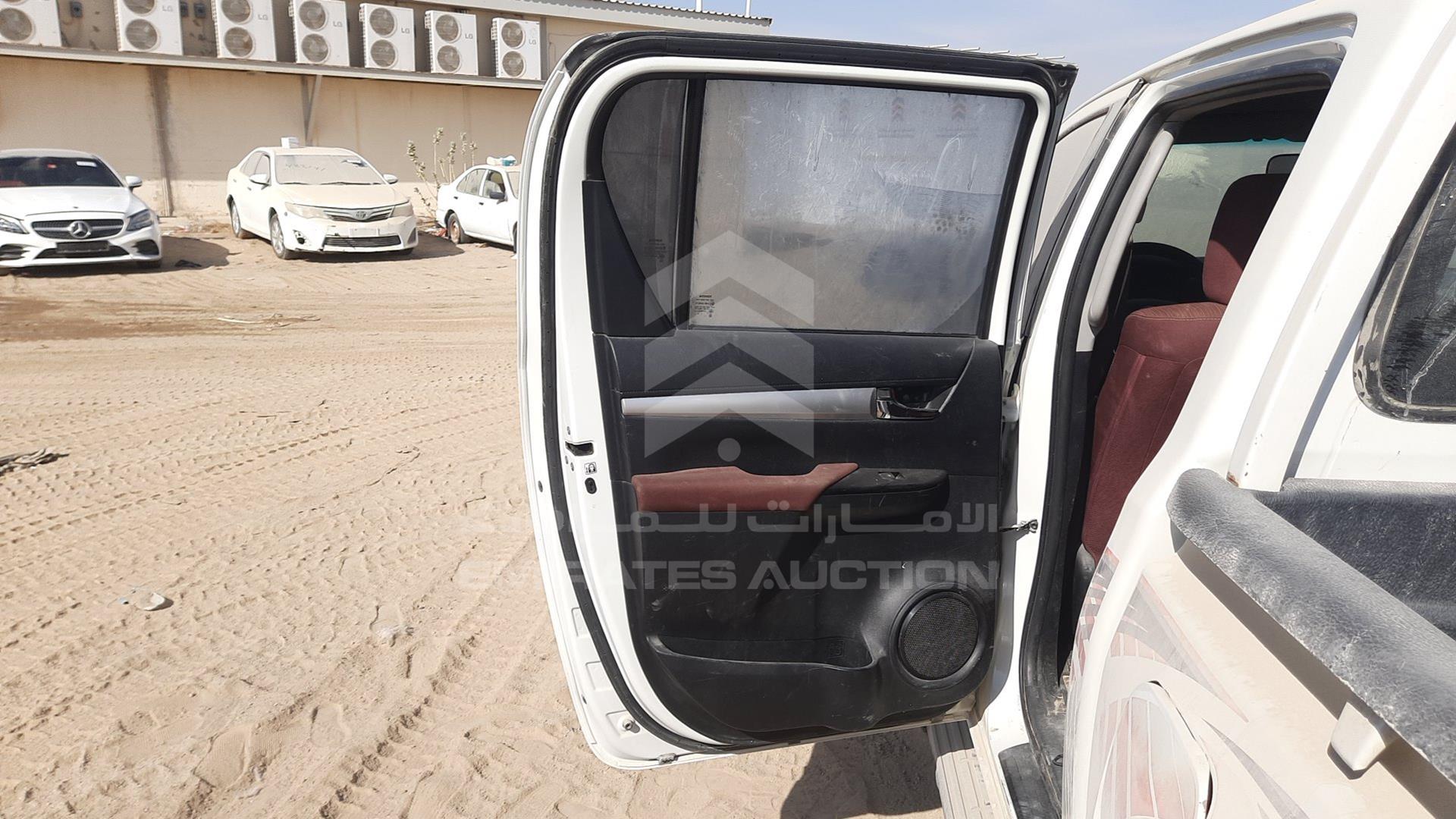 2016 TOYOTA HILUX VIN: MR0HX8CD8G1356830