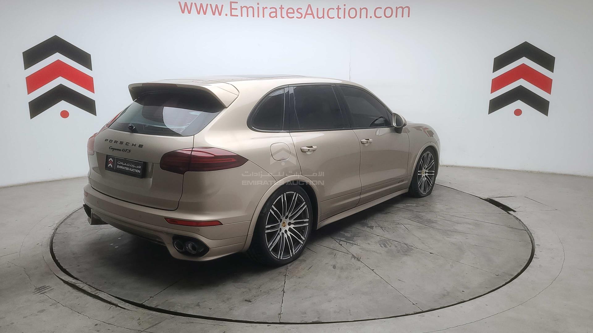 2016 PORSCHE CAYENNE VIN: WP1ZZZ92ZGLA72112