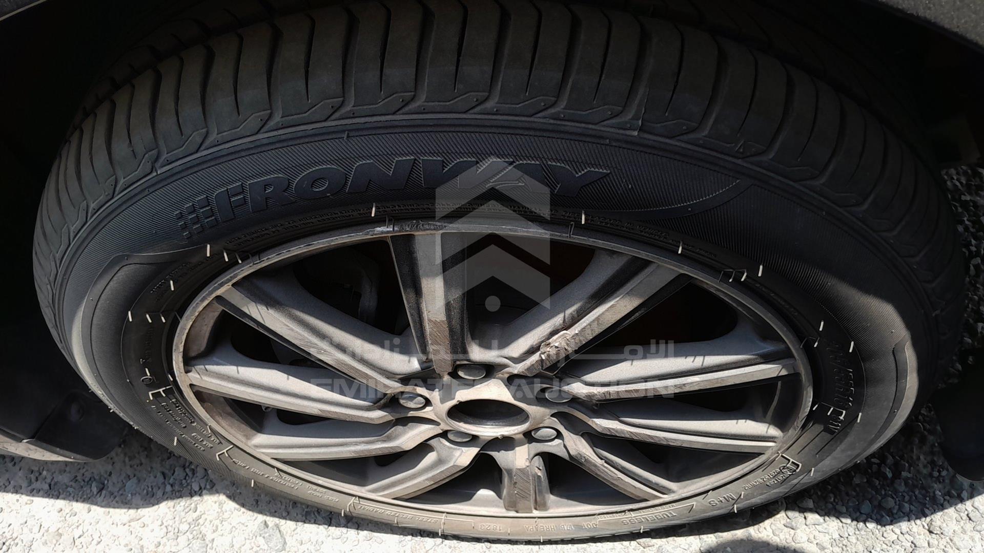 2011 HYUNDAI SONATA VIN: 5NPEB4AC1BH007724