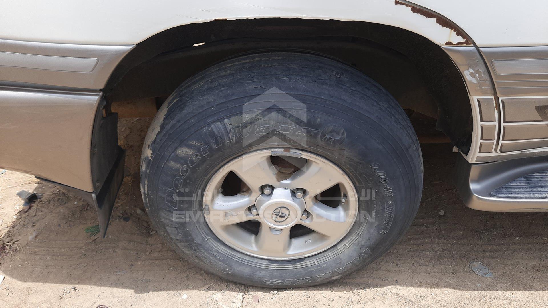 2006 TOYOTA LAND CRUISER VIN: JTEHT05J162089016
