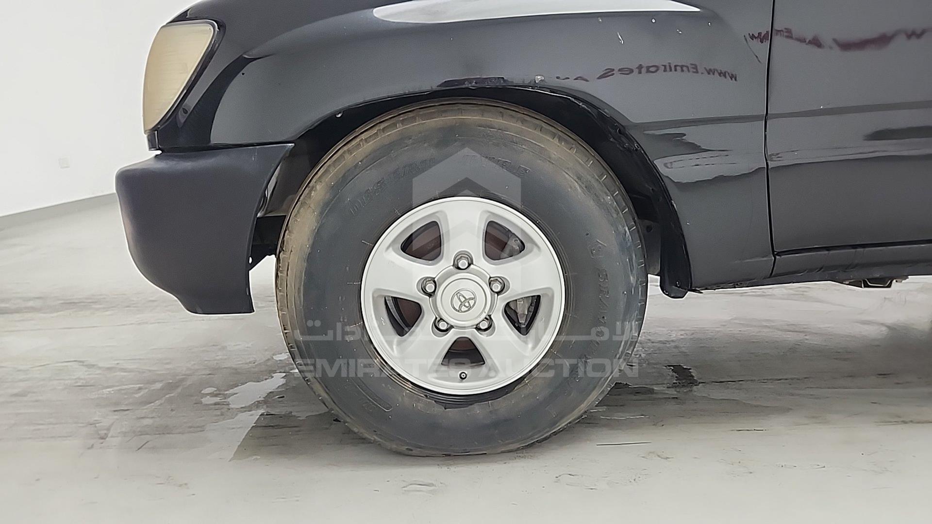 2005 TOYOTA LAND CRUISER VIN: JTEHJ09J855117441