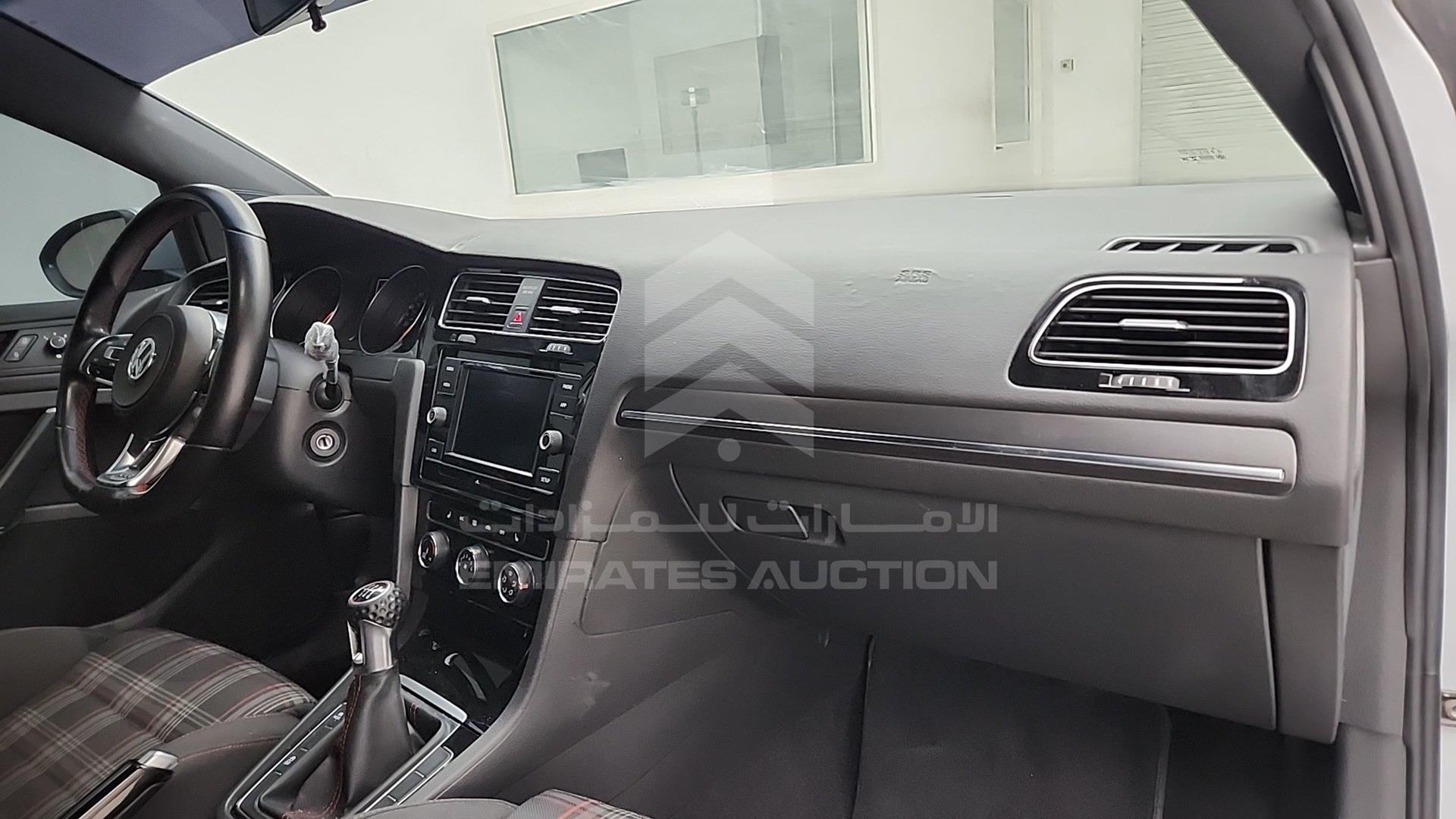 2018 VOLKSWAGEN GOLF VIN: 3VW547AU7JM267992
