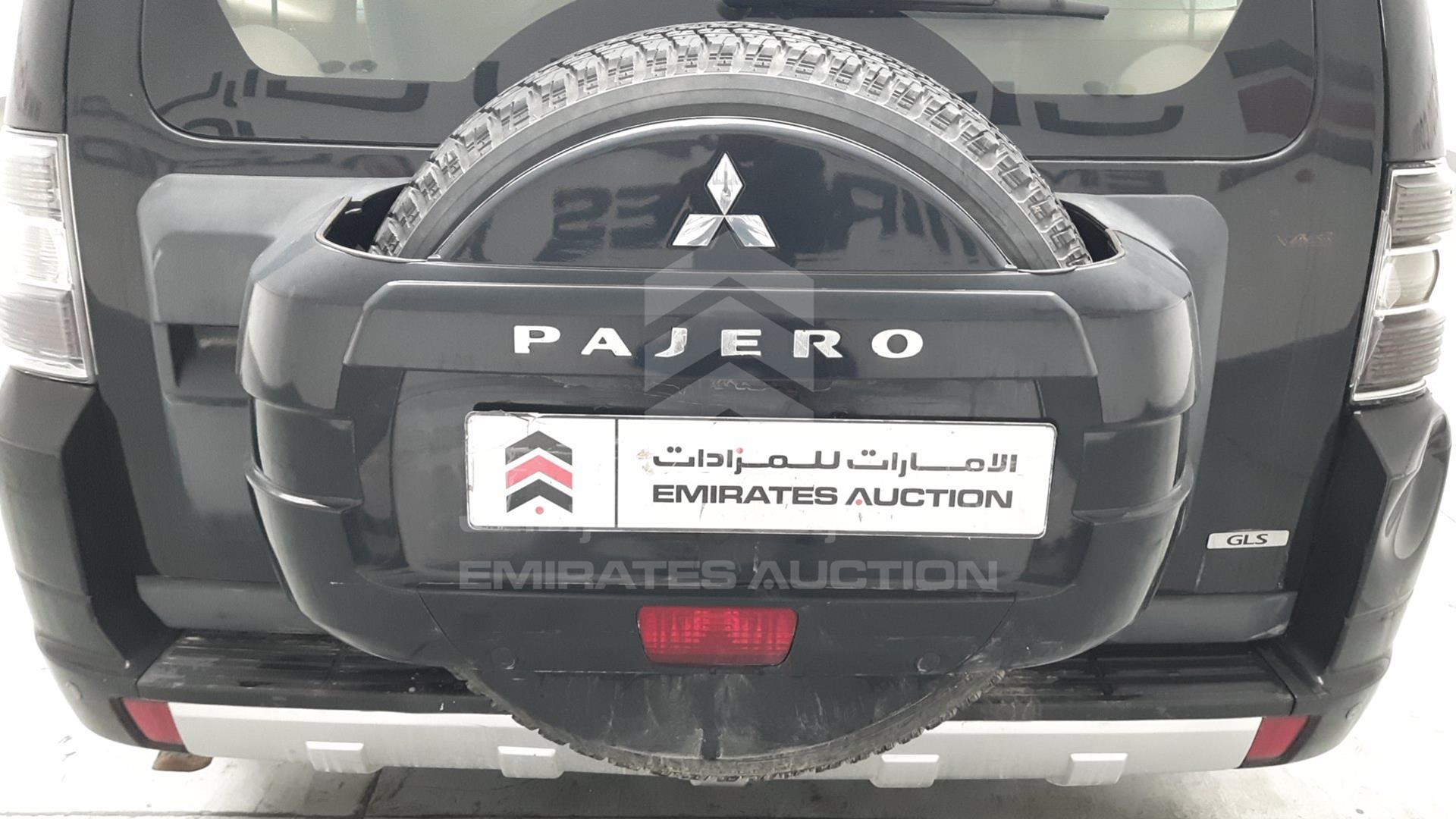 2011 MITSUBISHI PAJERO VIN: JMYLRV95WBJ709201