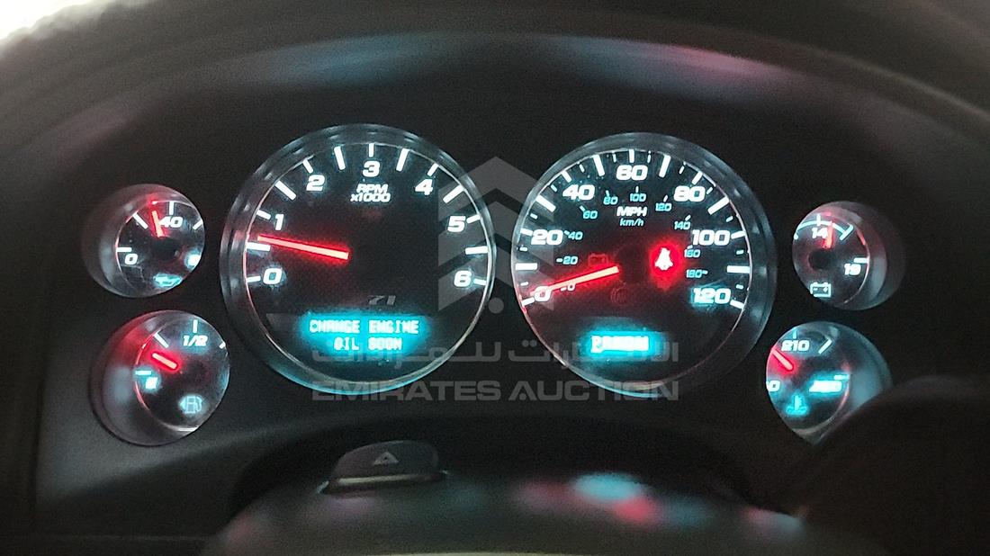 2011 GMC Sierra — Speedometer & RPM Gauges — Photo 14