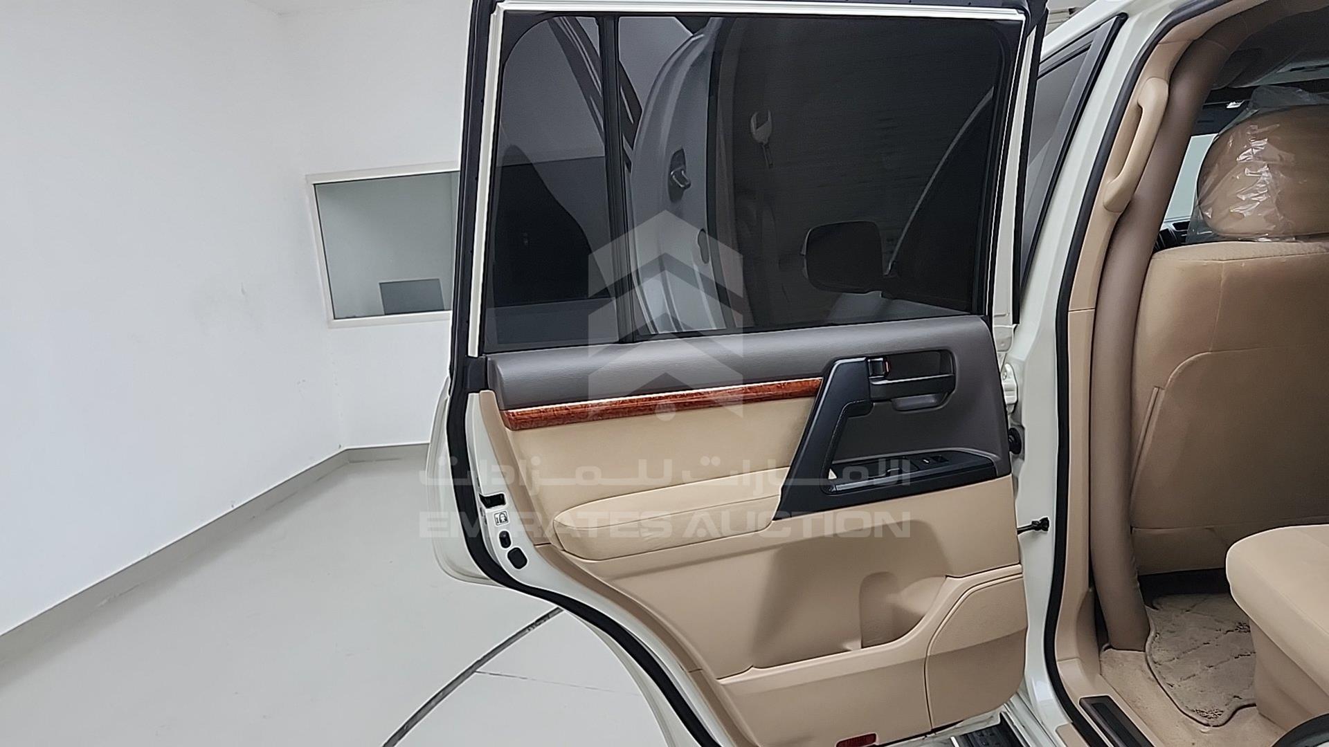 2013 TOYOTA LAND CRUISER VIN: JTMHV09JXD4095973