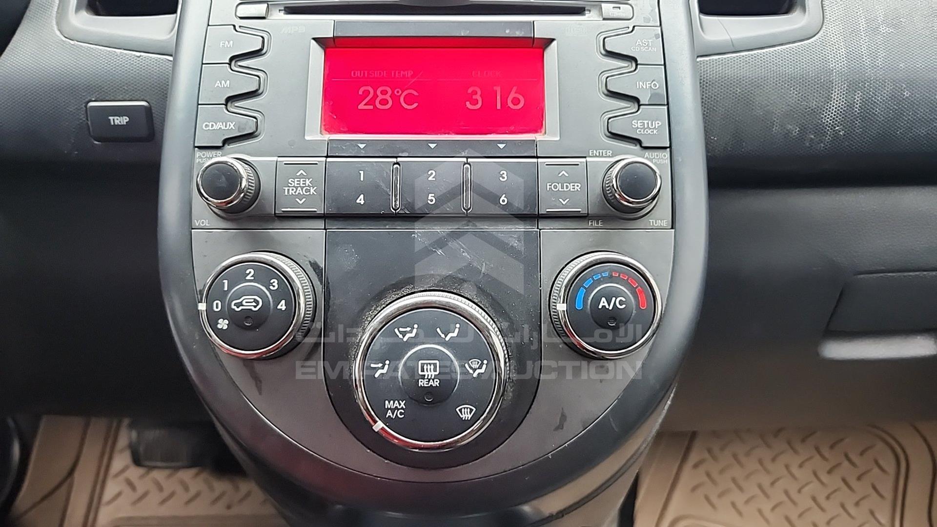 2012 KIA SOUL VIN: KNAJT8110C7323586